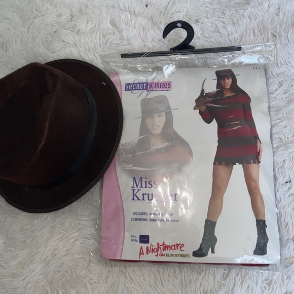 Female Freddy Krueger Costume - Picture 2 of 8
